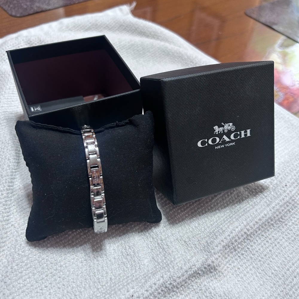 Coach Women's Chrystie Stainless Steel Bracelet Watch - Picture 4 of 4